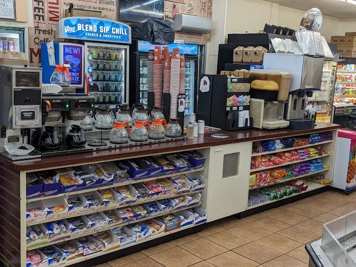 Manor Superette & Bagels Picture 8