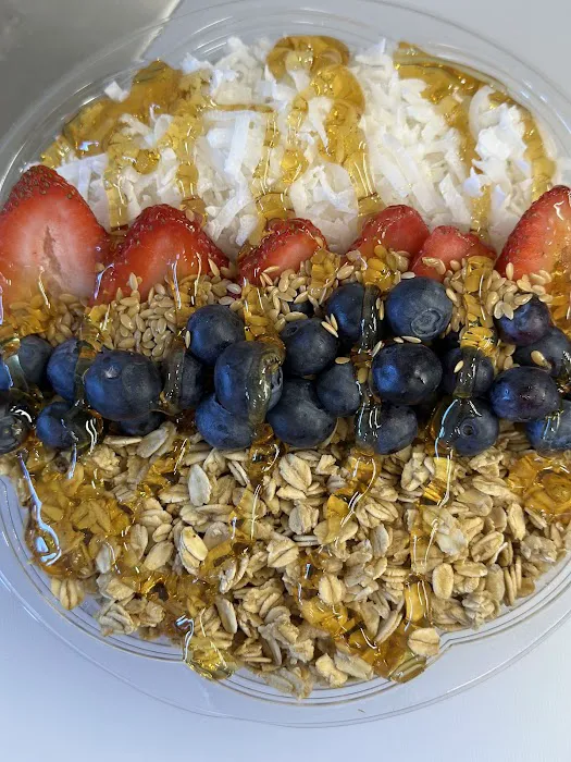 Clove Juice & Frozen Yogurt Bar Picture 1