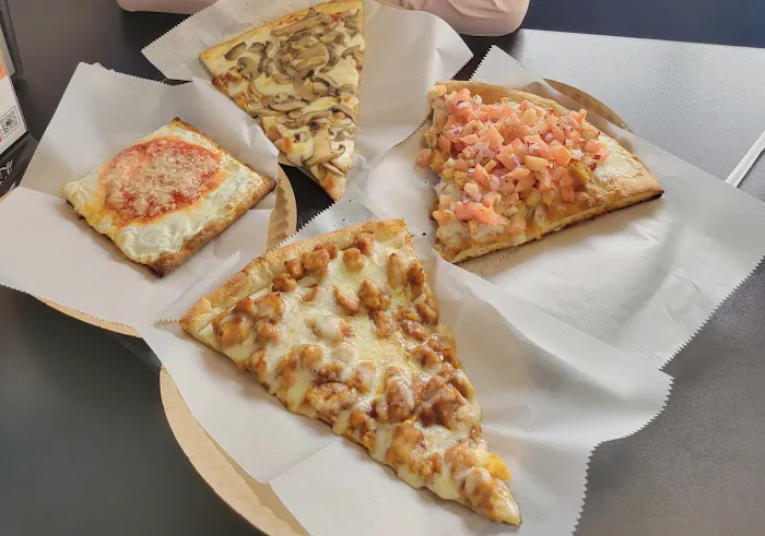 Amalfi Coast Pizzeria and Restaurant Inc Picture 3