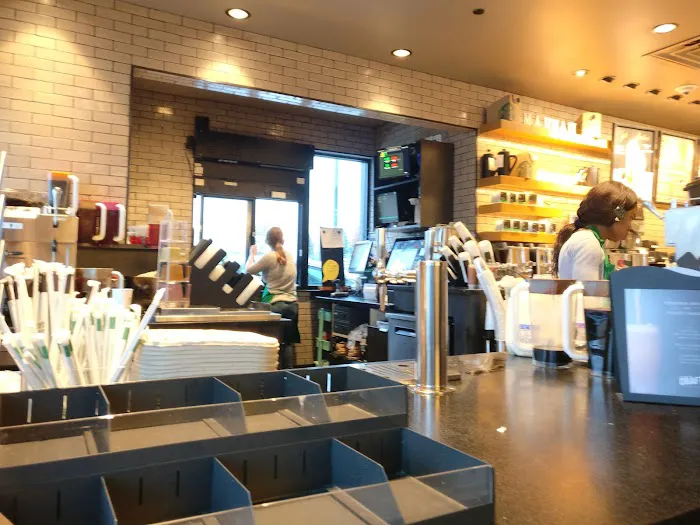 Starbucks Picture 4