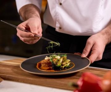 Discovering Vegan Restaurants That Use Innovative Cooking Techniques and Ingredients