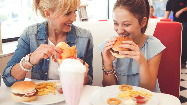 How Fast Food Restaurants Are Attracting Customers With Customization Options