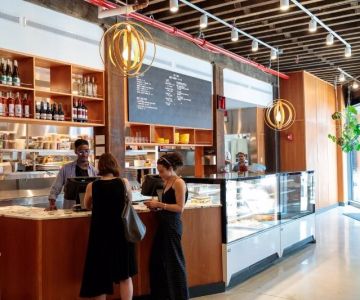 Discovering Fast Casual Restaurants That Emphasize Fresh, Locally Sourced Ingredients - Dine Droop