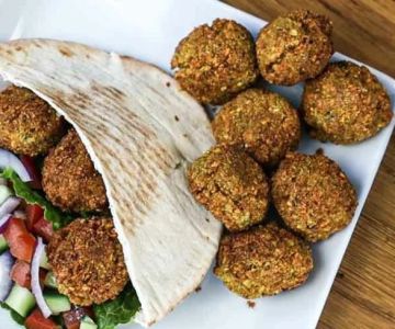 Where to Find the Best Falafel Near Me: Delicious Middle Eastern Snacks