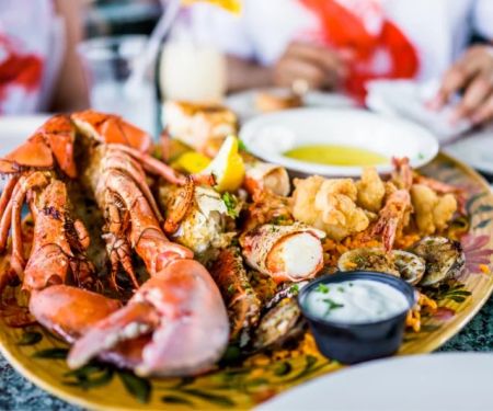 Top 5 Seafood Restaurants Near Me That Serve Fresh Catch Daily