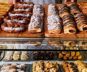 Best Bakery Cafes Near Me: Where to Enjoy Fresh Pastries and Hot Coffee - Dine Droop