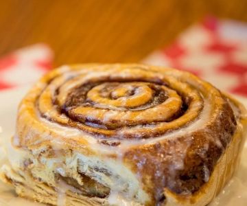 Where to Find the Best Cinnamon Rolls Near Me: A Warm, Sweet, and Sticky Breakfast