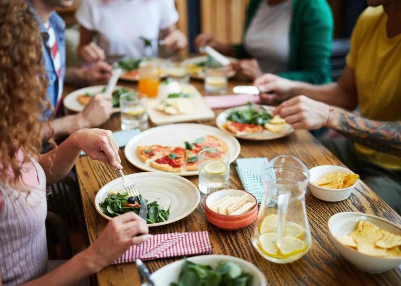 How to Navigate Dietary Restrictions When Dining Out at Restaurants Near Me