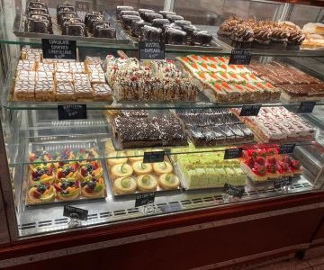 Where to Find the Best Pastry Shops Near Me: Sweets You Can’t Resist