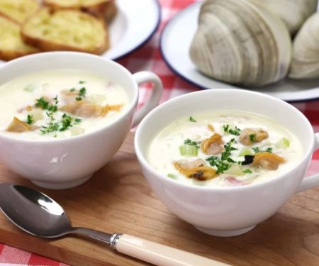 Finding the Best Clam Chowder Near Me: New England vs Manhattan Style