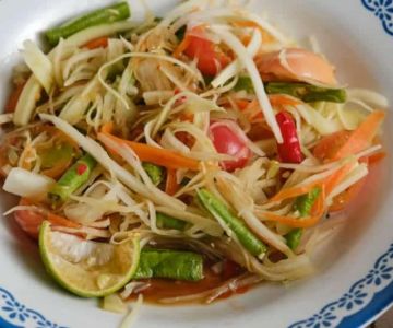 A Complete Guide to Finding Laotian Restaurants Near Me Serving Larb Papaya Salad and Khao Poon